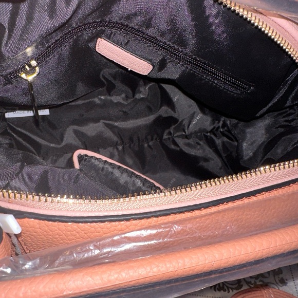 Authentic Japanese brand Hund Red satchel - Picture 11 of 16